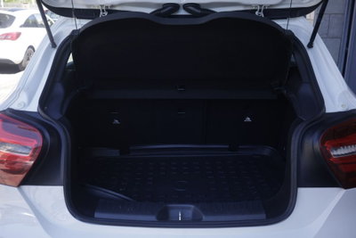 Mercedes-Benz Classe A 200 d Automatic Premium (17)