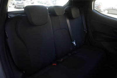 Lancia Ypsilon 1.2 69 CV 5 porte Platinum (12)