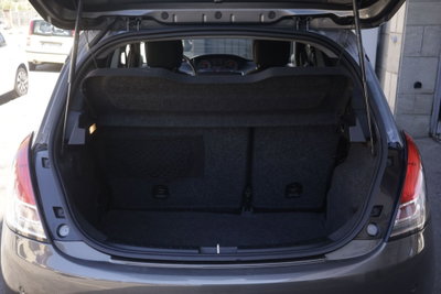 Lancia Ypsilon 1.2 69 CV 5 porte Platinum (18)