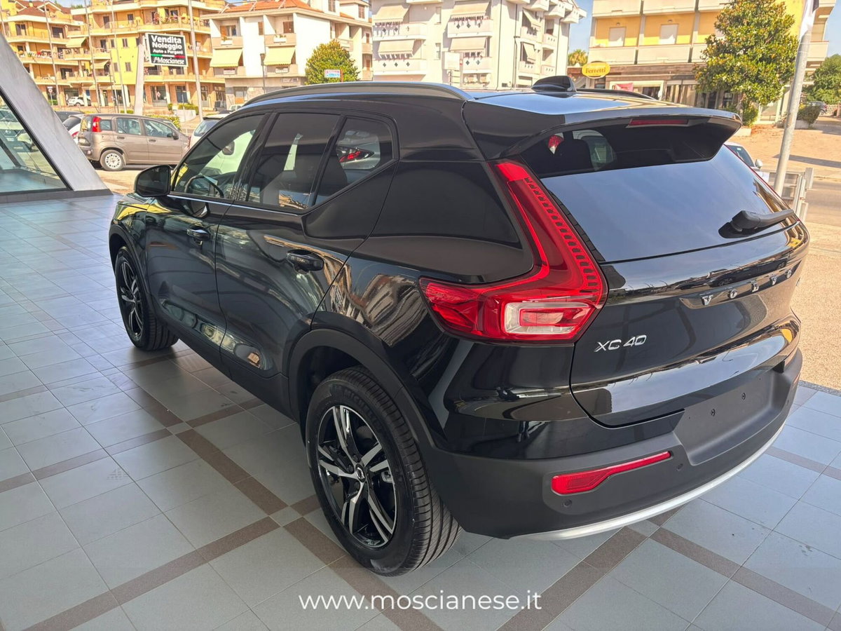 Volvo XC40 B3 automatico Core (5)