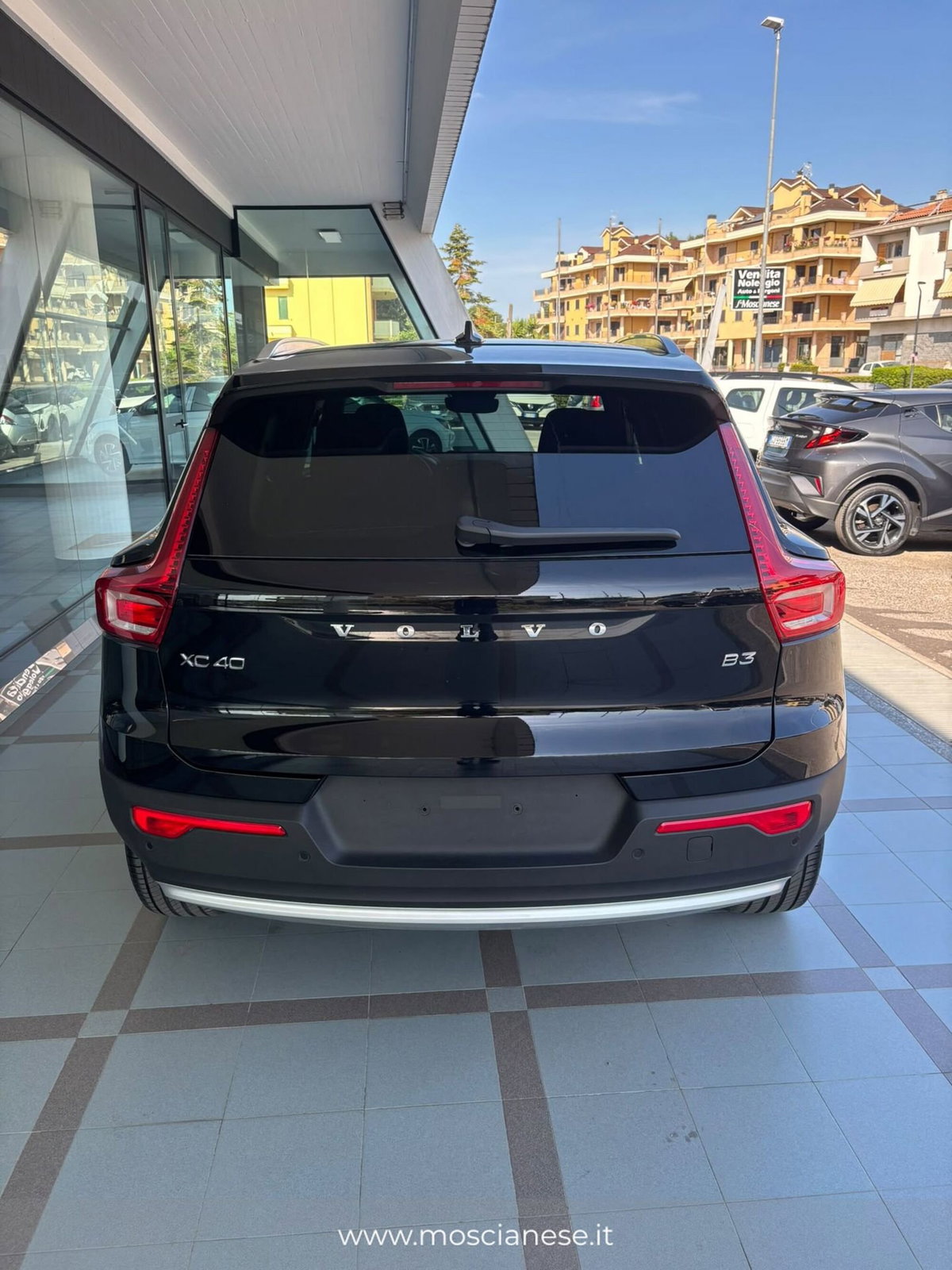 Volvo XC40 B3 automatico Core (6)