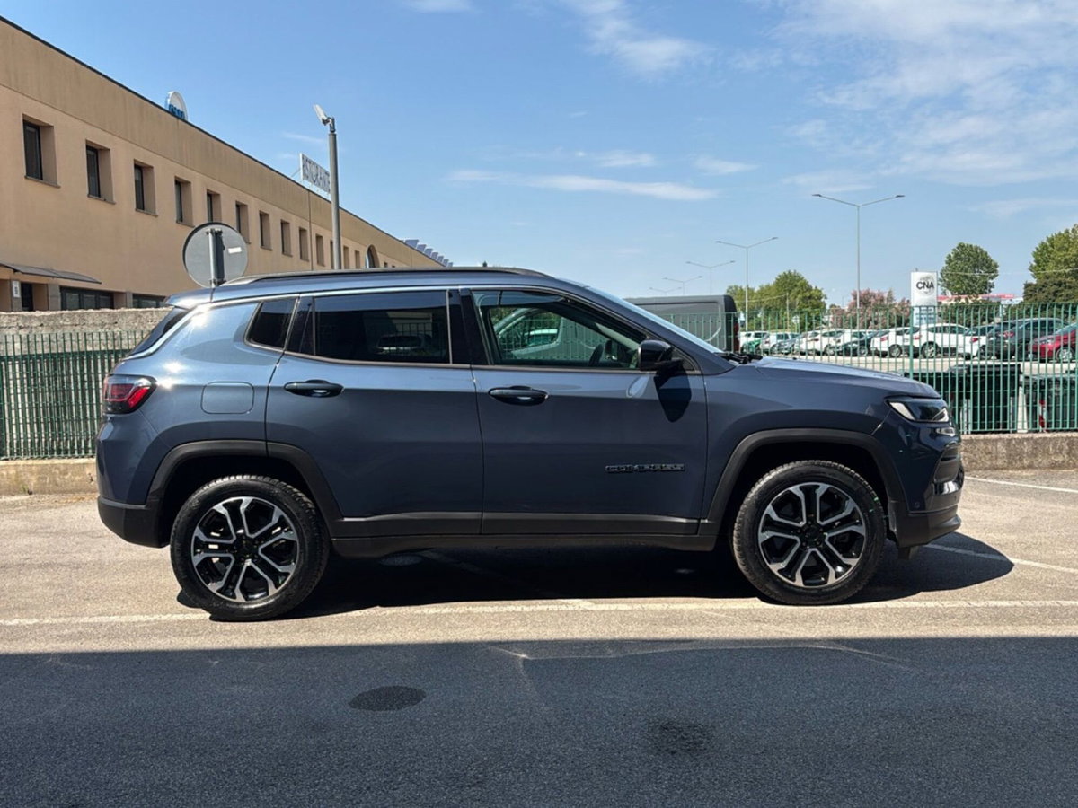 Jeep Compass 1.3 T4 190CV PHEV AT6 4xe Limited (4)