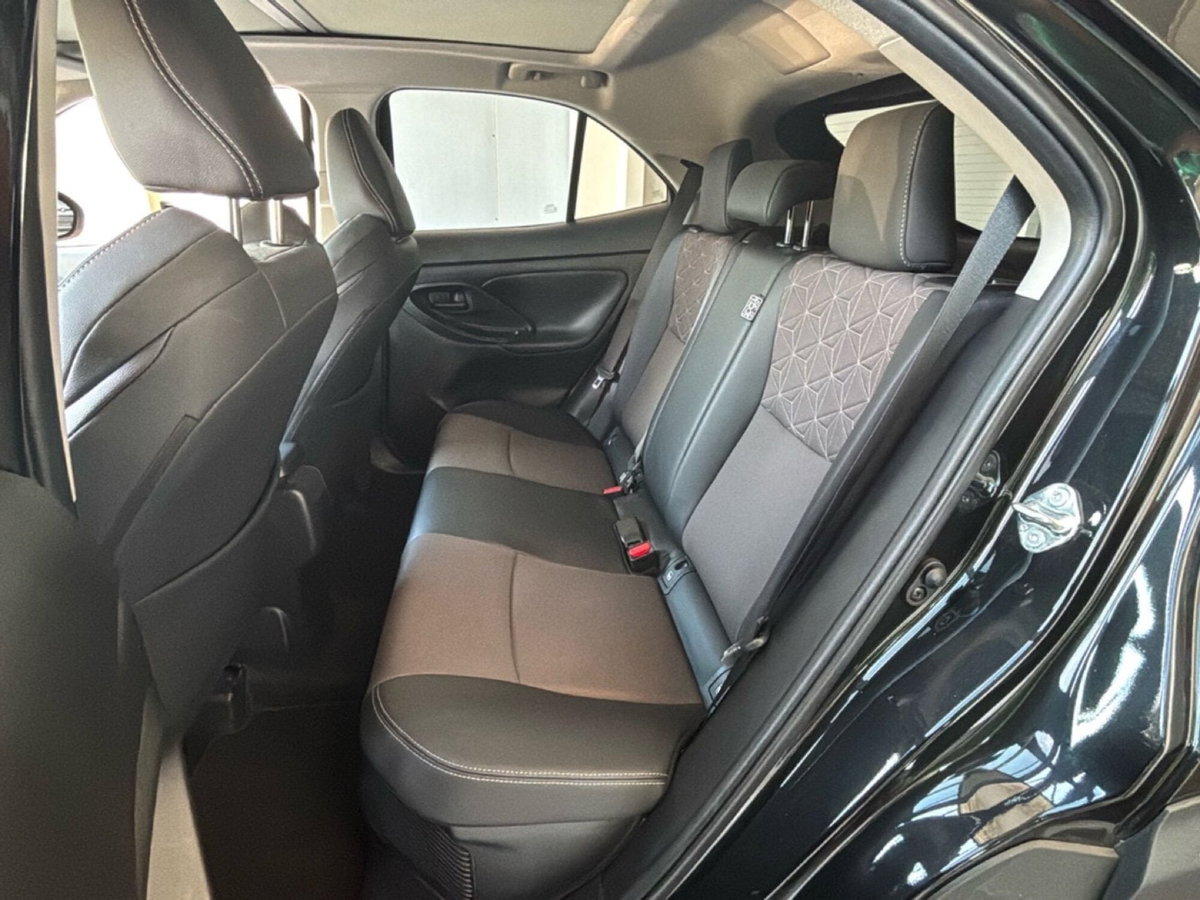 Toyota Yaris Cross Lounge fwd 130cv e-cvt (11)