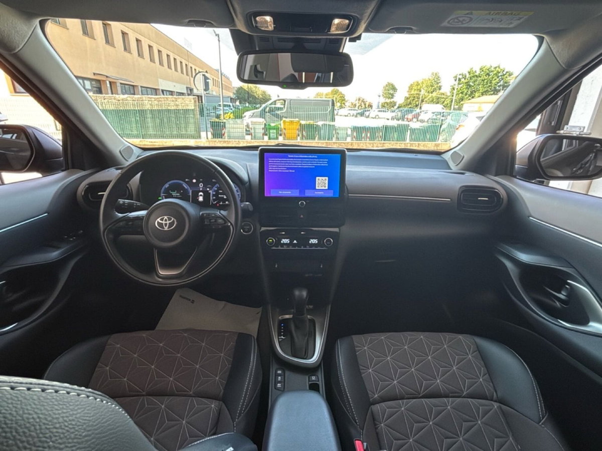 Toyota Yaris Cross Lounge fwd 130cv e-cvt (12)