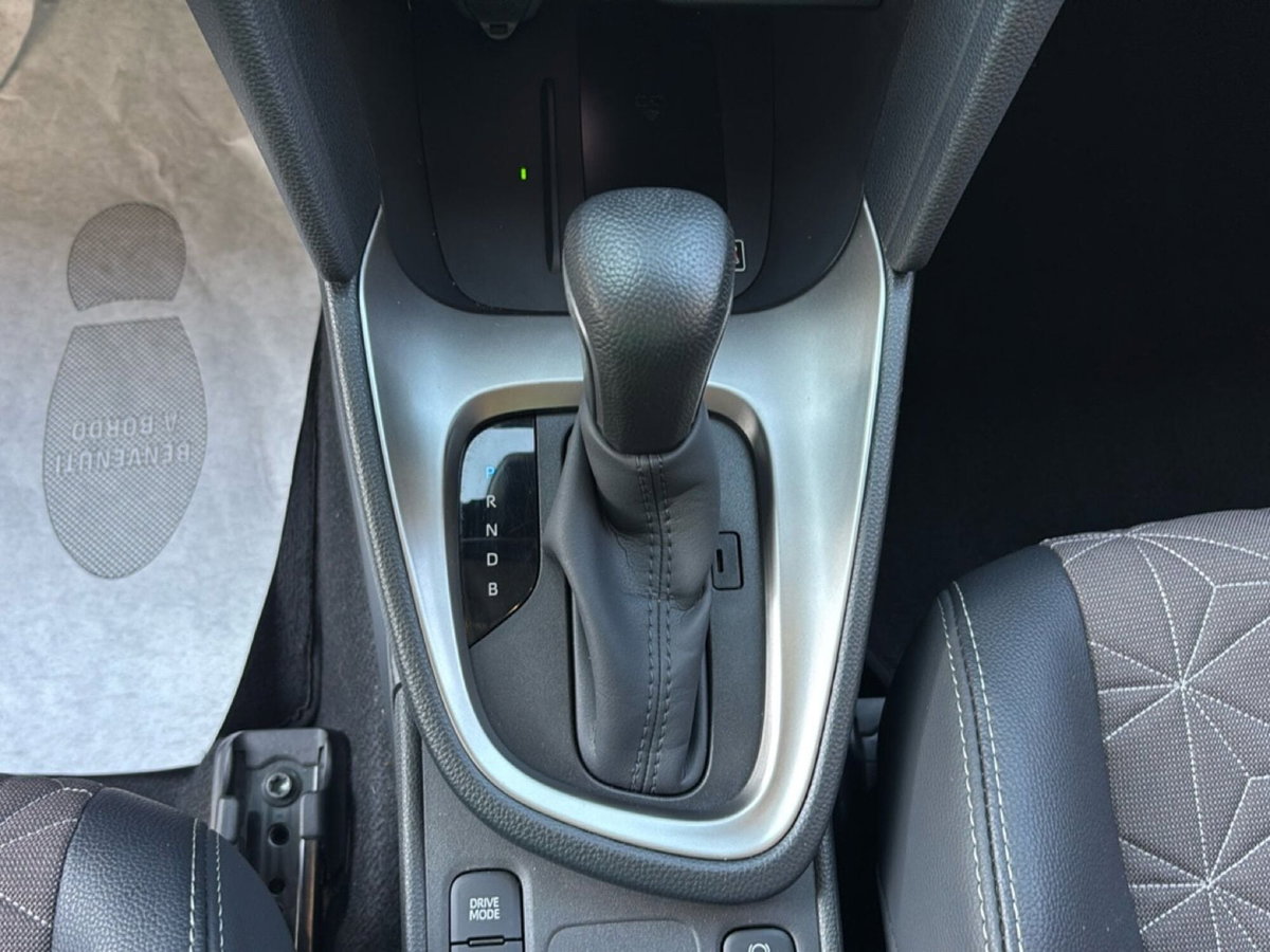 Toyota Yaris Cross Lounge fwd 130cv e-cvt (19)