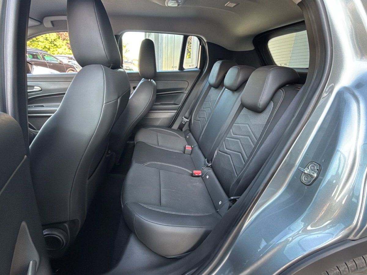 Jeep Avenger 1.2 turbo Altitude fwd 100cv (11)