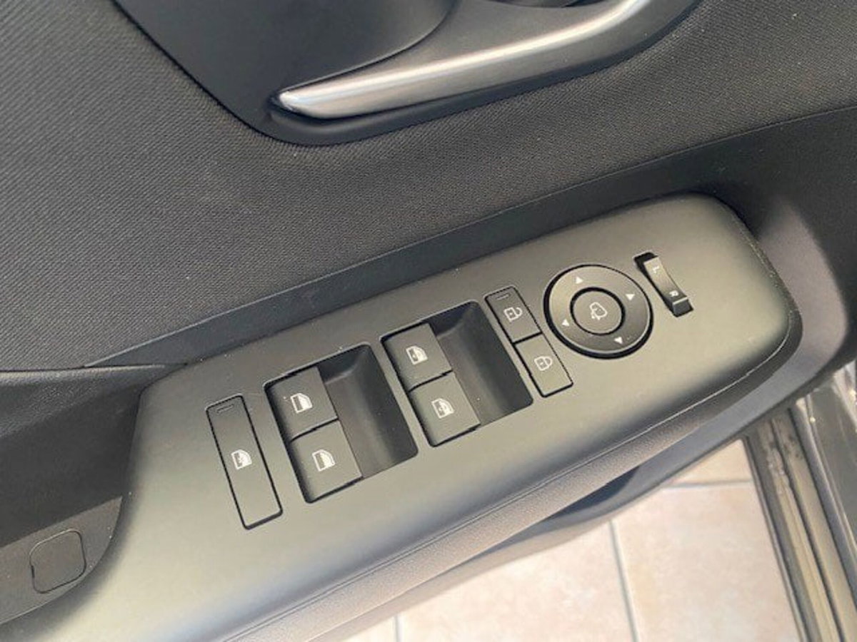 Hyundai Kona 1.6 gdi hev Exellence Comfort Pack 2wd 129cv dct (8)