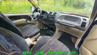 Nissan Terrano II 2.7 TD 3 porte Safari (9)