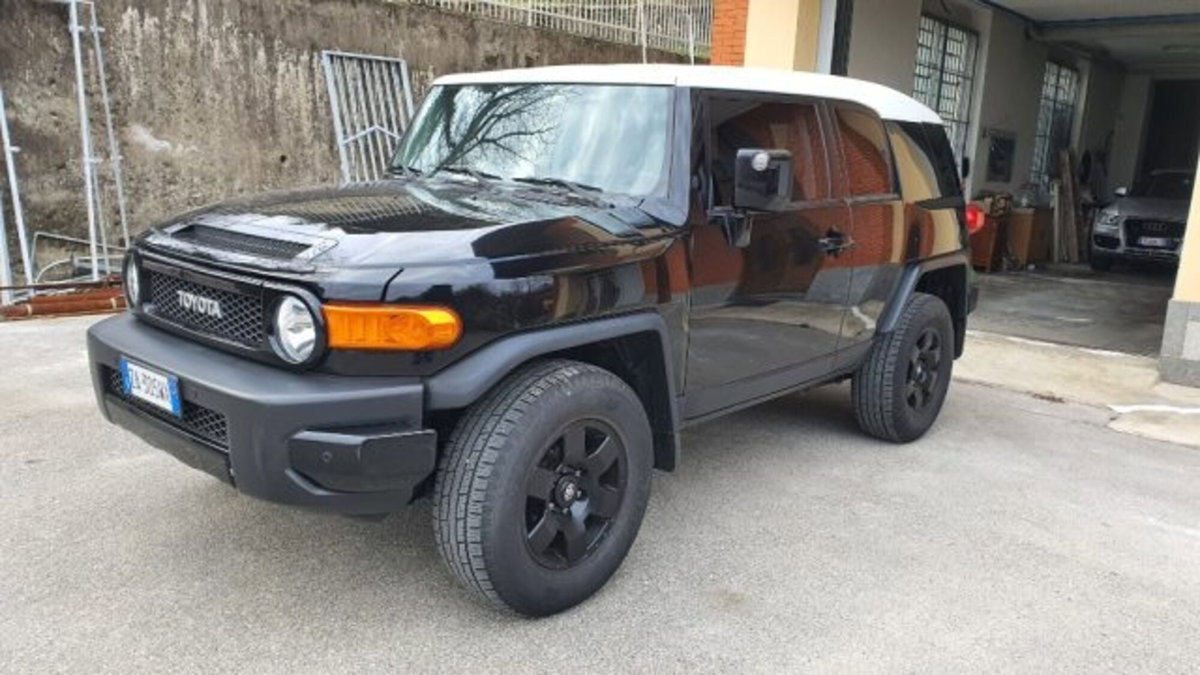 Toyota Land Cruiser 4.7i V8 32V aut. 100 (2)