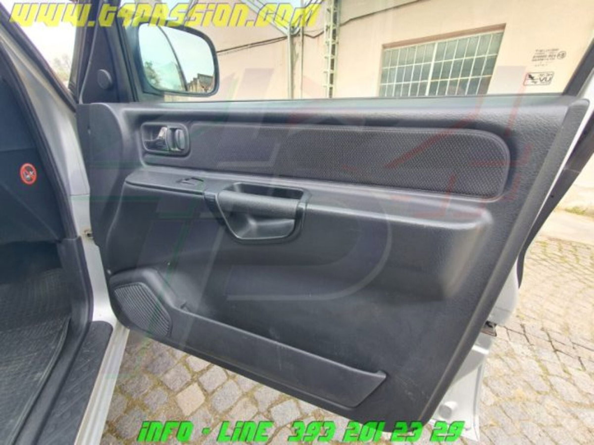 Nissan Terrano II 2.7 Tdi 3p. Sport Saf. Autoc. (13)