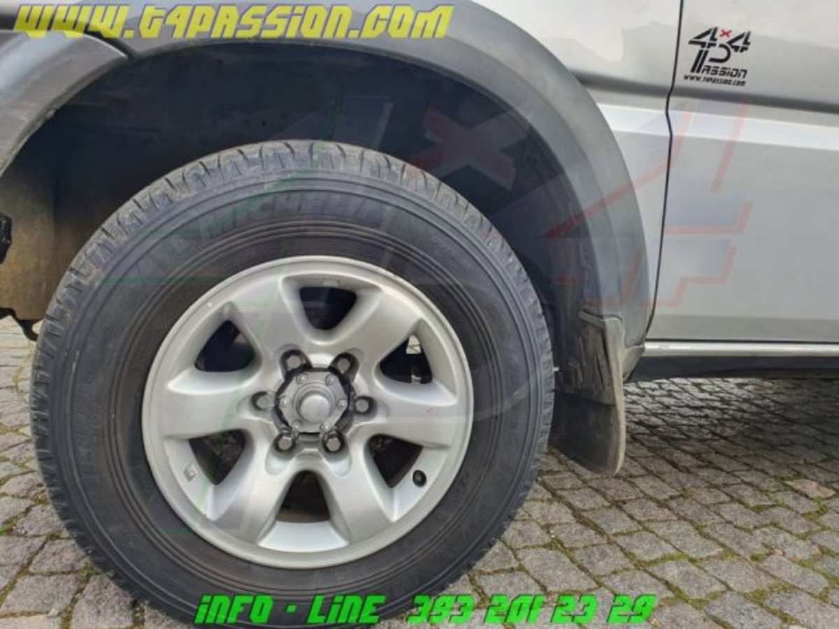 Nissan Terrano II 2.7 Tdi 3p. Sport Saf. Autoc. (19)