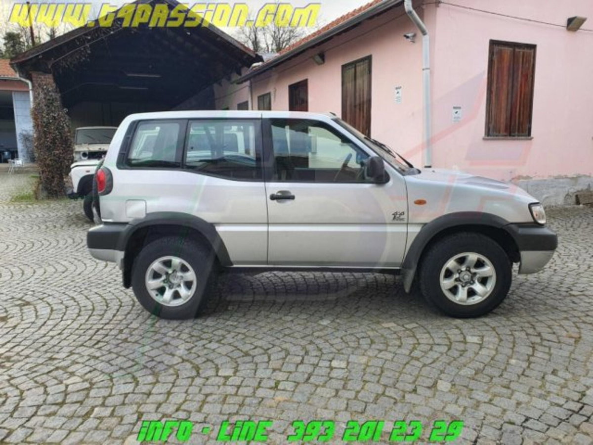 Nissan Terrano II 2.7 Tdi 3p. Sport Saf. Autoc. (4)
