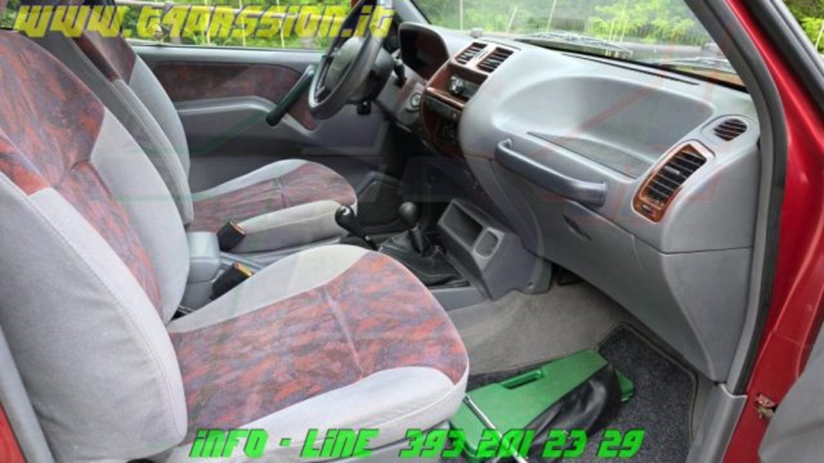Nissan Terrano II 2.7 turbodiesel 3 porte SE (12)