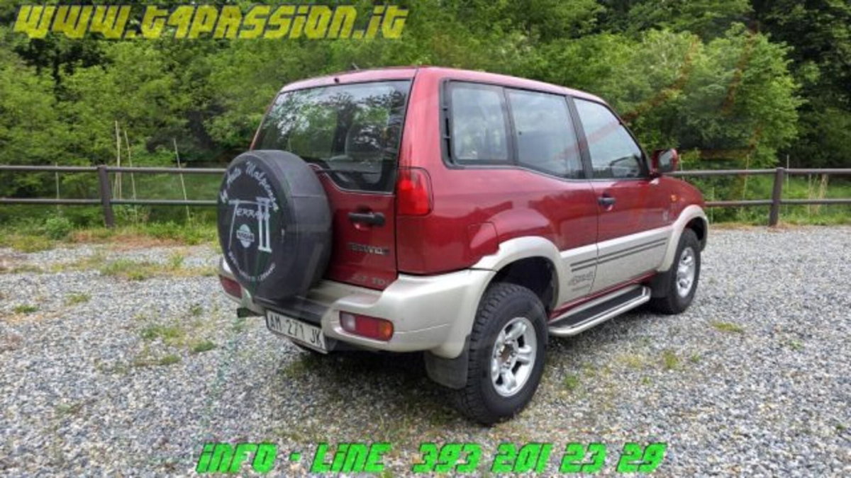 Nissan Terrano II 2.7 turbodiesel 3 porte SE (3)