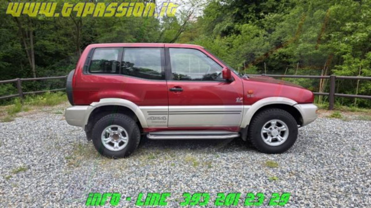 Nissan Terrano II 2.7 turbodiesel 3 porte SE (9)