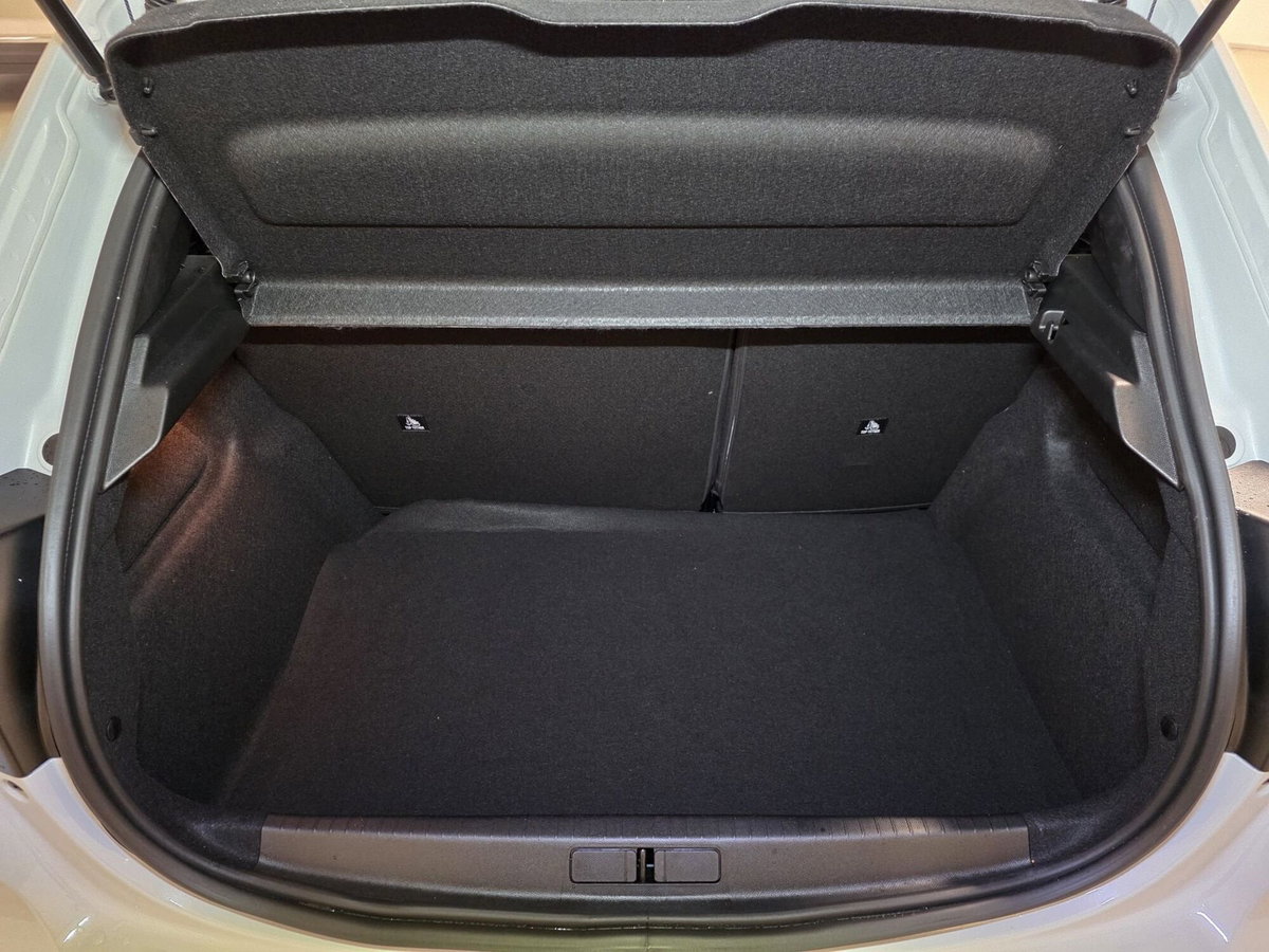 Peugeot 208 1.2 turbo Edition 100cv (11)