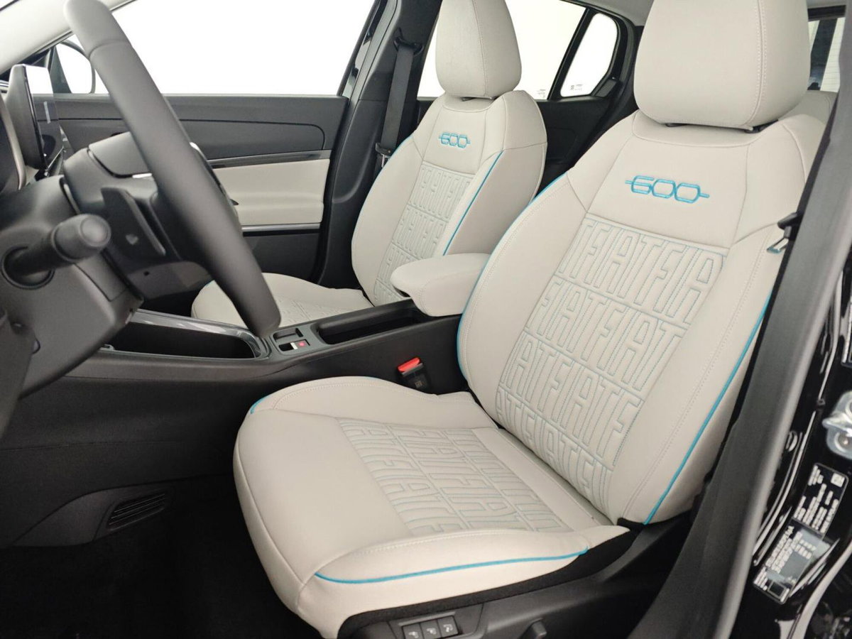 Fiat 600 1.2 hybrid La Prima 110cv auto (12)