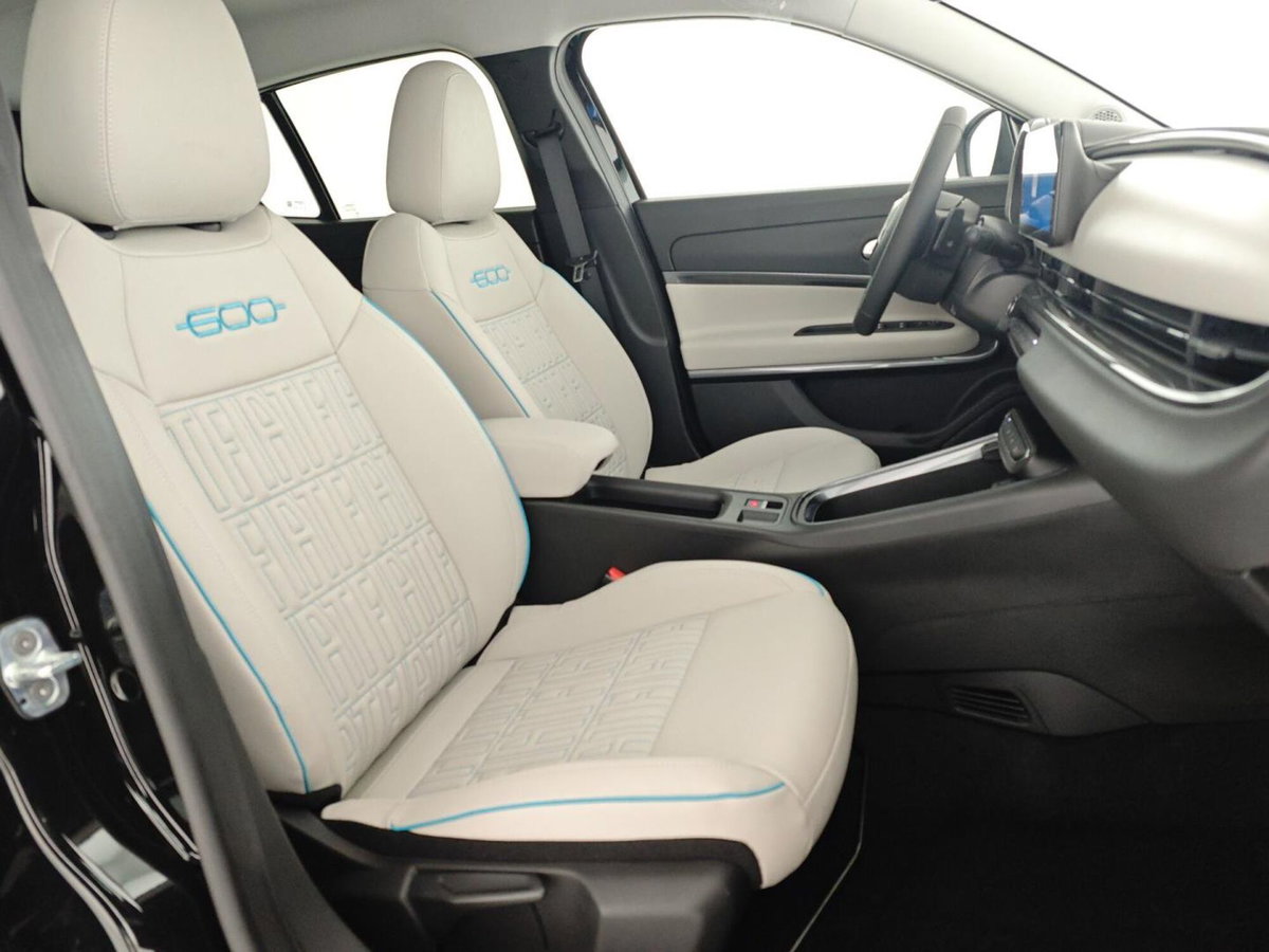 Fiat 600 1.2 hybrid La Prima 110cv auto (16)