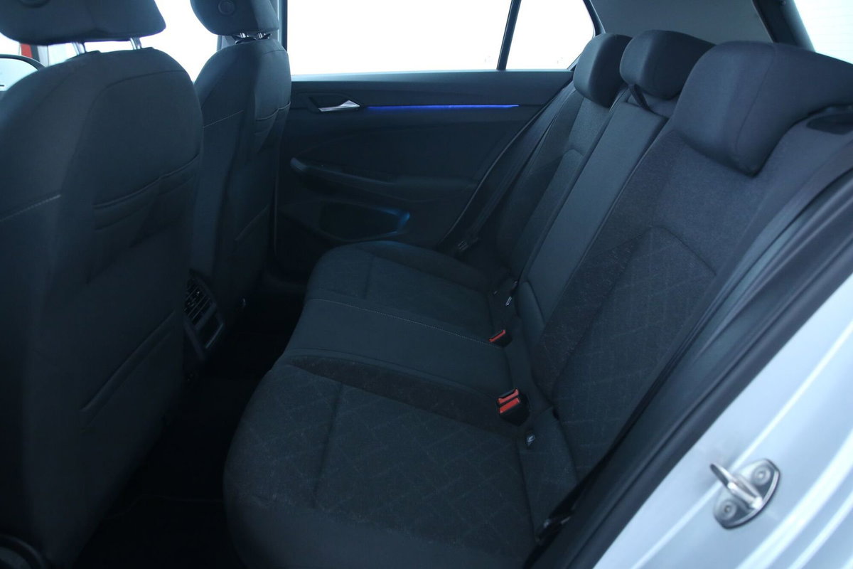 Volkswagen Golf 2.0 TDI 150 CV DSG SCR Life (8)