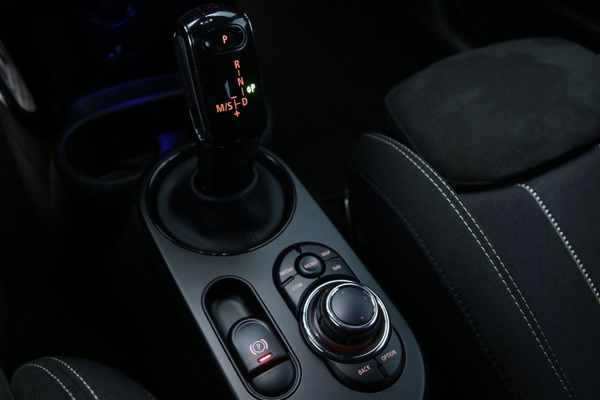 MINI Mini 2.0 John Cooper Works Essential (15)