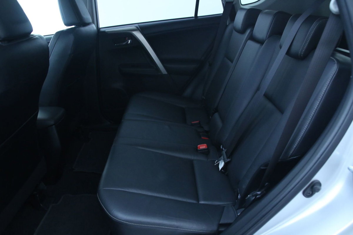 Toyota Rav4 D-CAT A/T 4WD Lounge (8)
