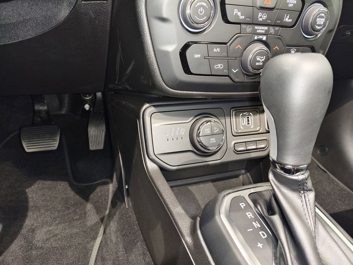 Jeep Renegade 1.3 t4 phev North Star 4xe at6 (14)