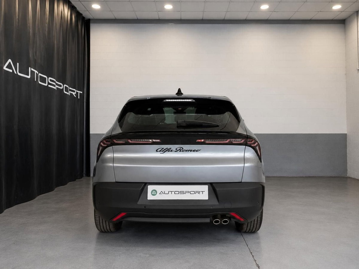 Alfa Romeo Junior 1.2 ibrida 145cv edct6 (3)