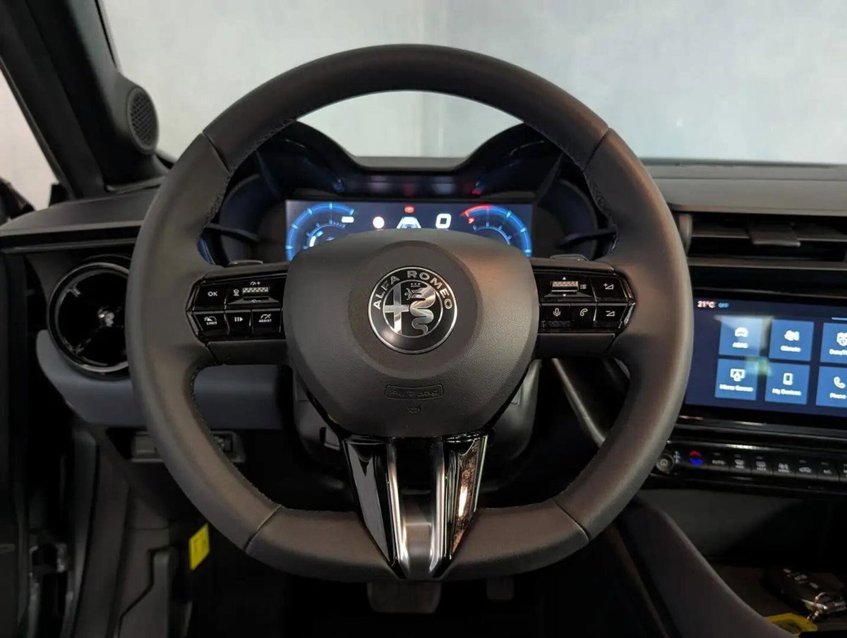 Alfa Romeo Junior 1.2 ibrida 145cv edct6 (7)