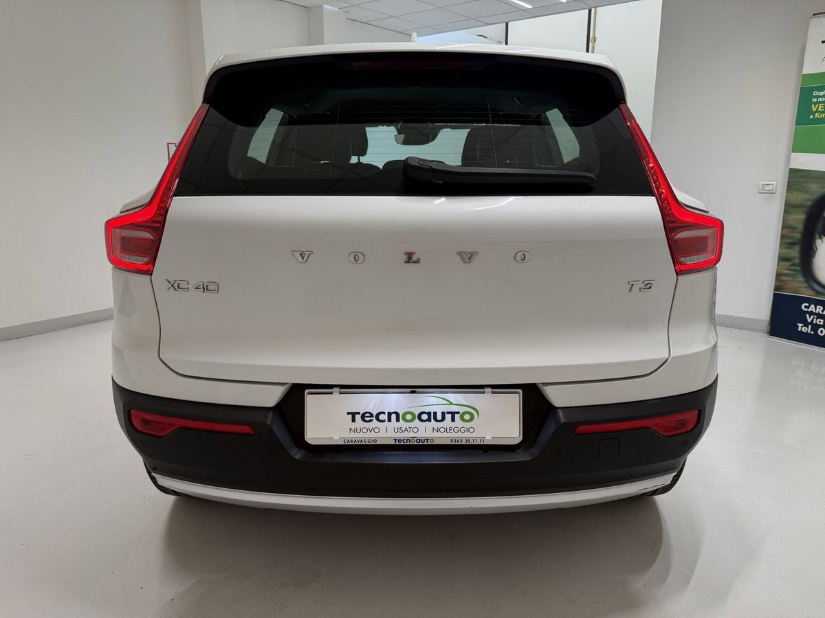 Volvo XC40 T3 Geartronic Business Plus (14)