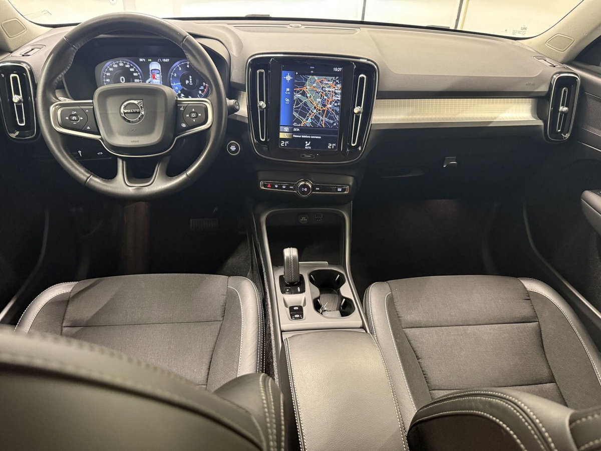 Volvo XC40 T3 Geartronic Business Plus (4)