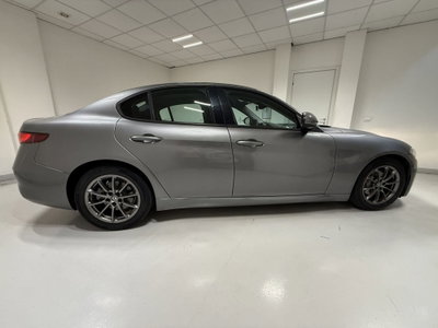 Alfa Romeo Giulia 2.2 Turbodiesel 150 CV AT8 Business (17)