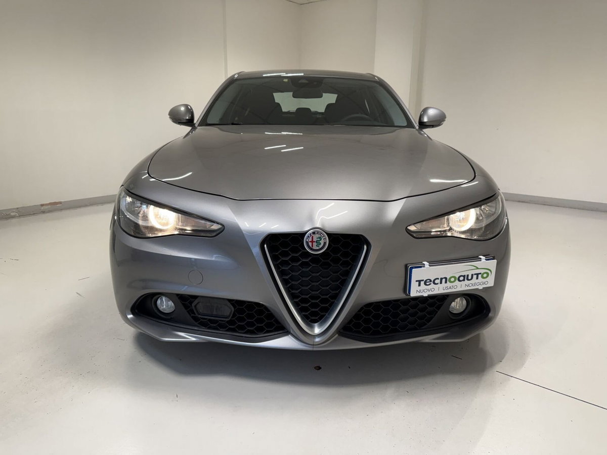 Alfa Romeo Giulia 2.2 Turbodiesel 150 CV AT8 Business (3)