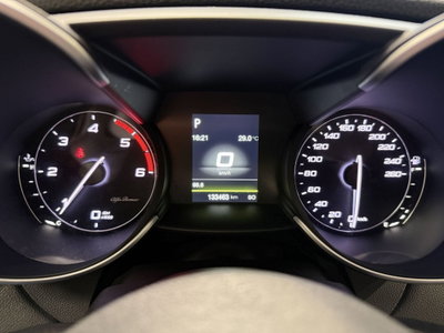 Alfa Romeo Giulia 2.2 Turbodiesel 150 CV AT8 Business (5)