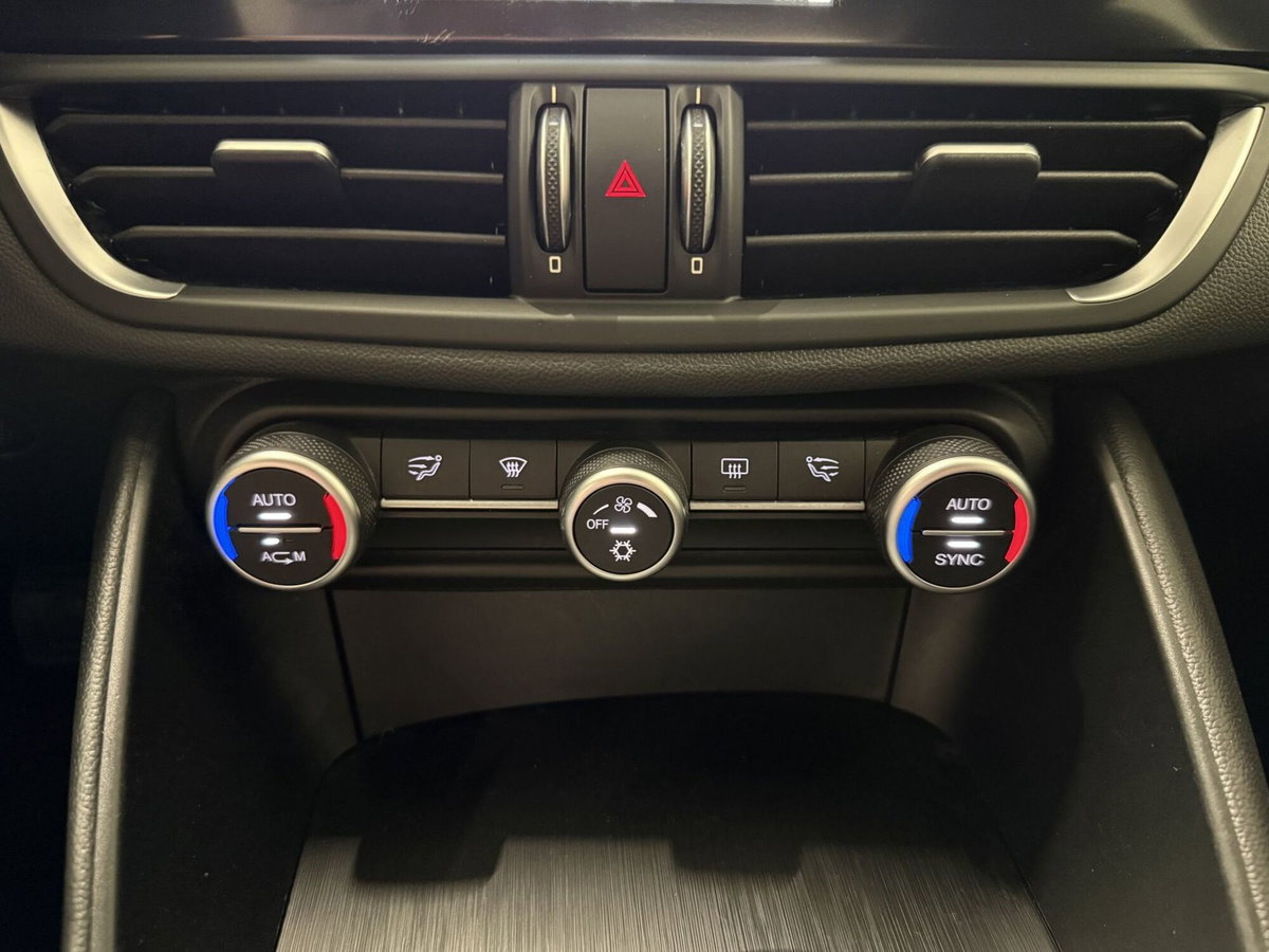 Alfa Romeo Giulia 2.2 Turbodiesel 150 CV AT8 Business (6)