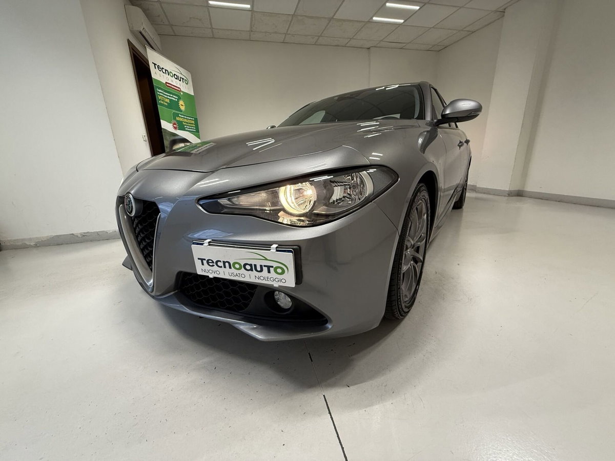 Alfa Romeo Giulia 2.2 Turbodiesel 150 CV AT8 Business (7)