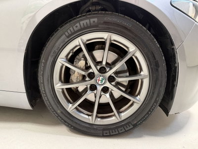 Alfa Romeo Giulia 2.2 Turbodiesel 150 CV AT8 Business (9)