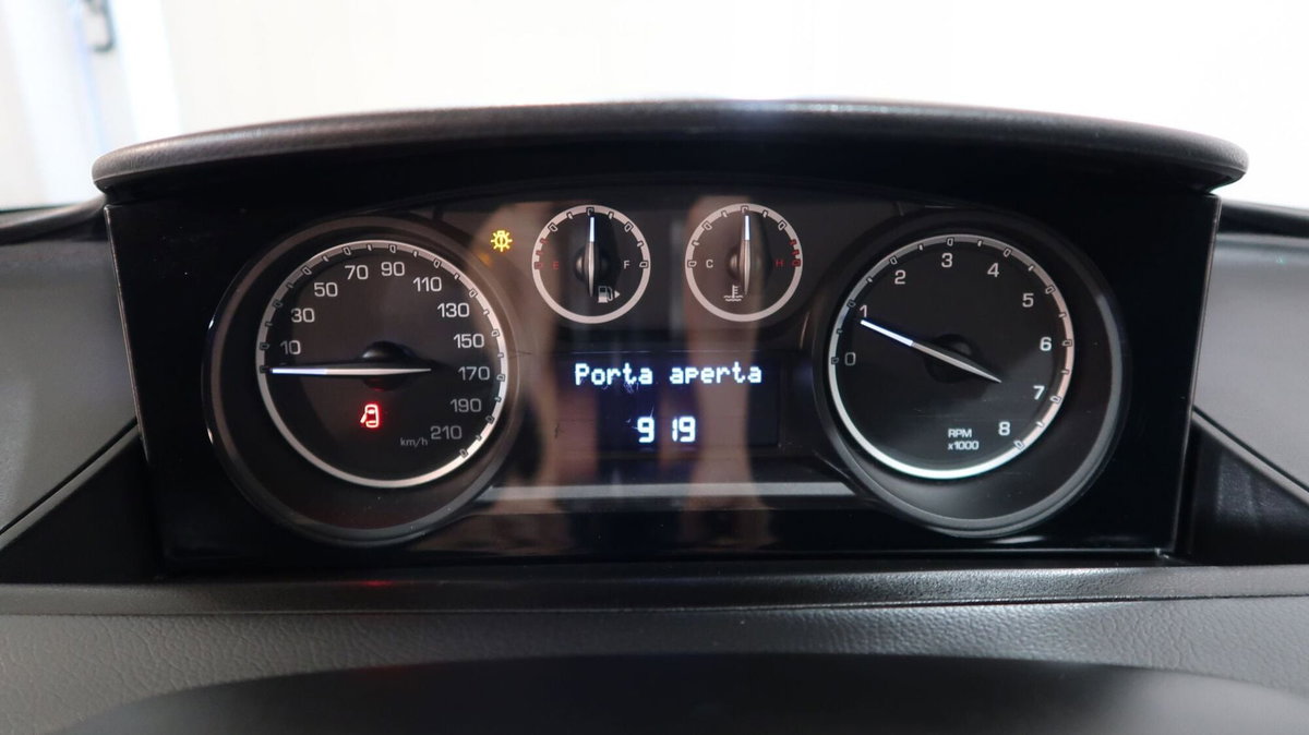 Lancia Ypsilon 1.2 69 CV Argento (12)
