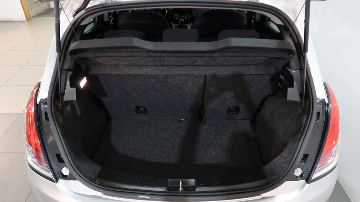 Lancia Ypsilon 1.2 69 CV Argento (13)
