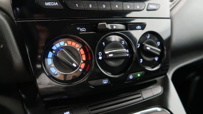 Lancia Ypsilon 1.2 69 CV Argento (14)