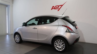 Lancia Ypsilon 1.2 69 CV Argento (18)