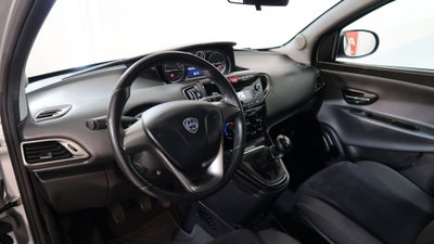 Lancia Ypsilon 1.2 69 CV Argento (2)