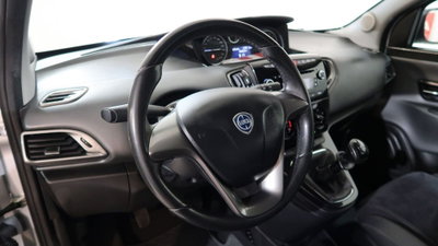 Lancia Ypsilon 1.2 69 CV Argento (4)