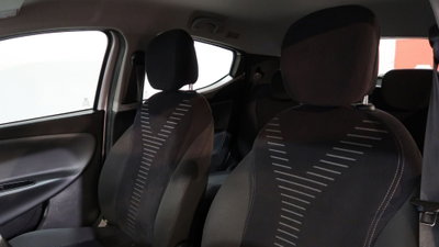 Lancia Ypsilon 1.2 69 CV Argento (8)