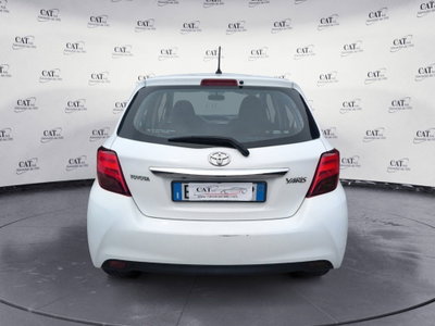 Toyota Yaris 1.3 3 porte Active (6)