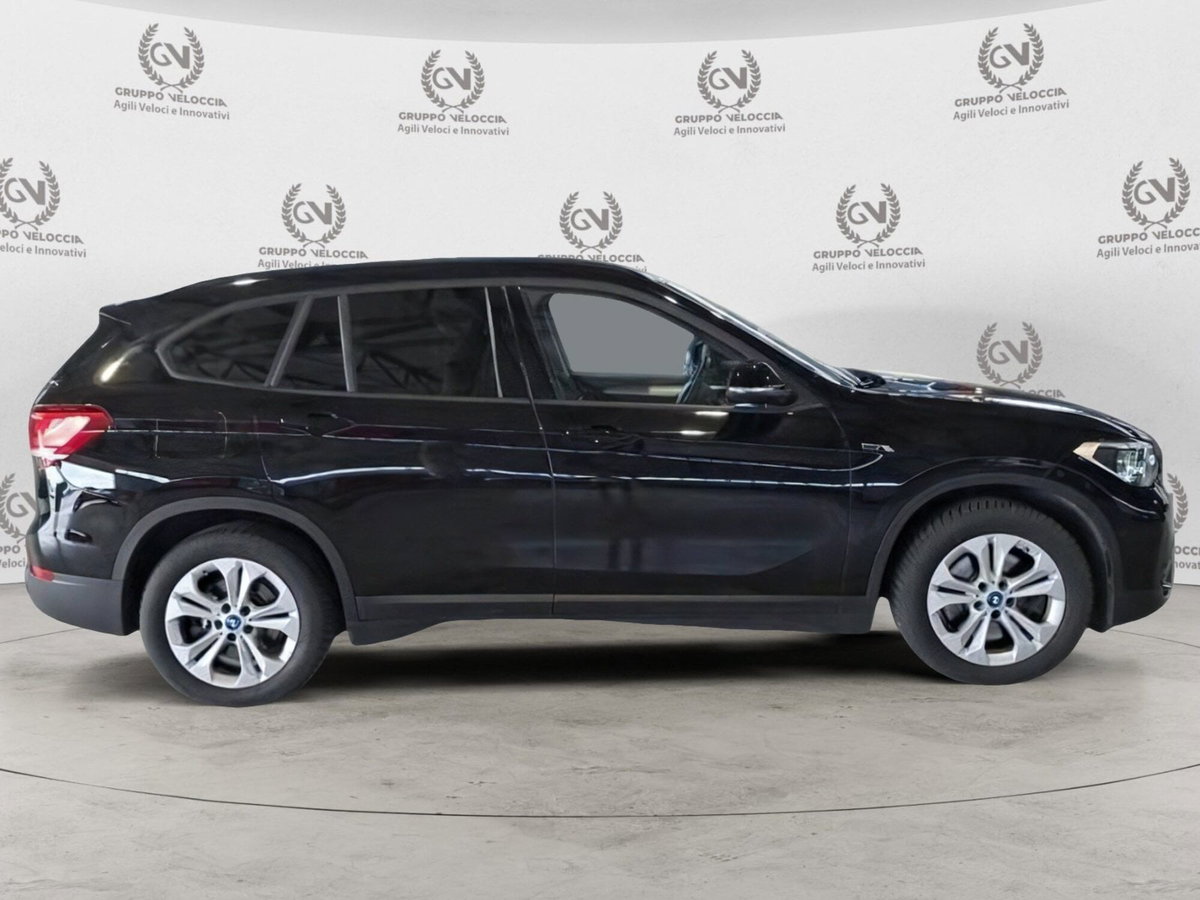 BMW X1 xDrive25e Advantage (10)