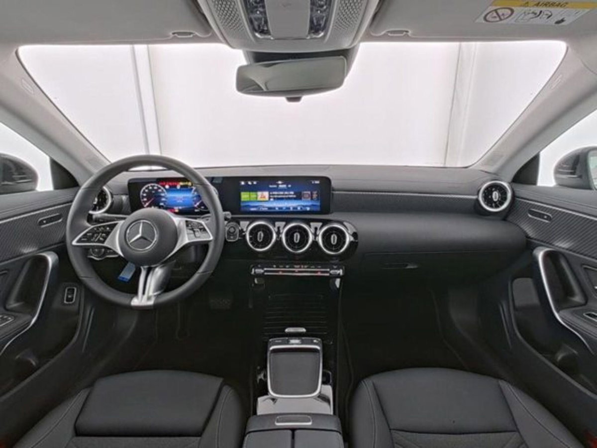Mercedes-Benz CLA 180 Automatic Executive (4)