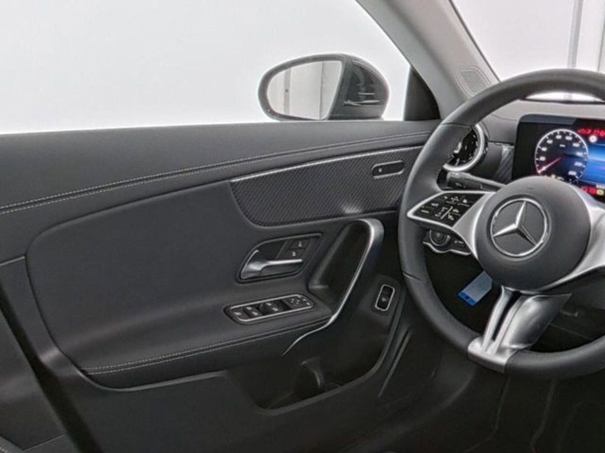 Mercedes-Benz CLA 180 Automatic Executive (7)
