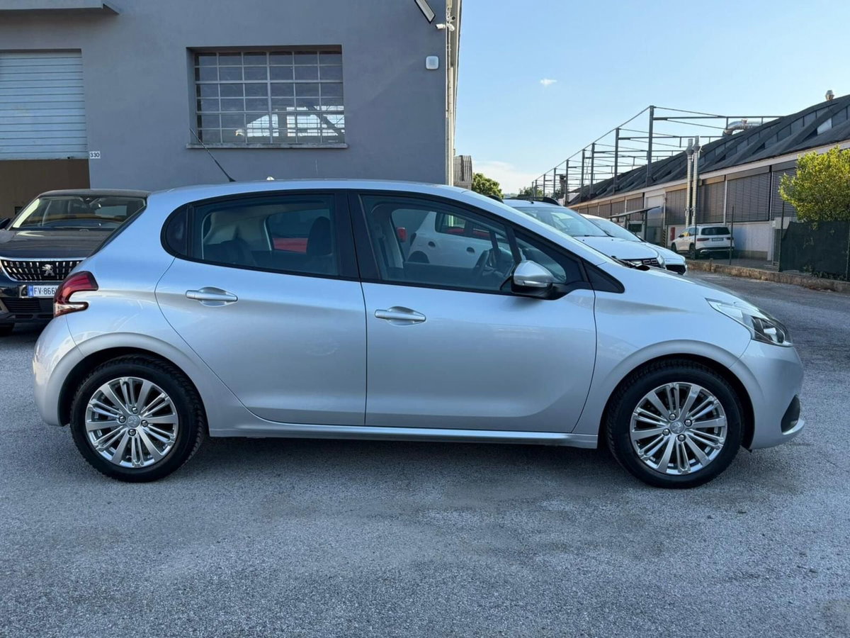 Peugeot 208 82 5 porte Allure (5)