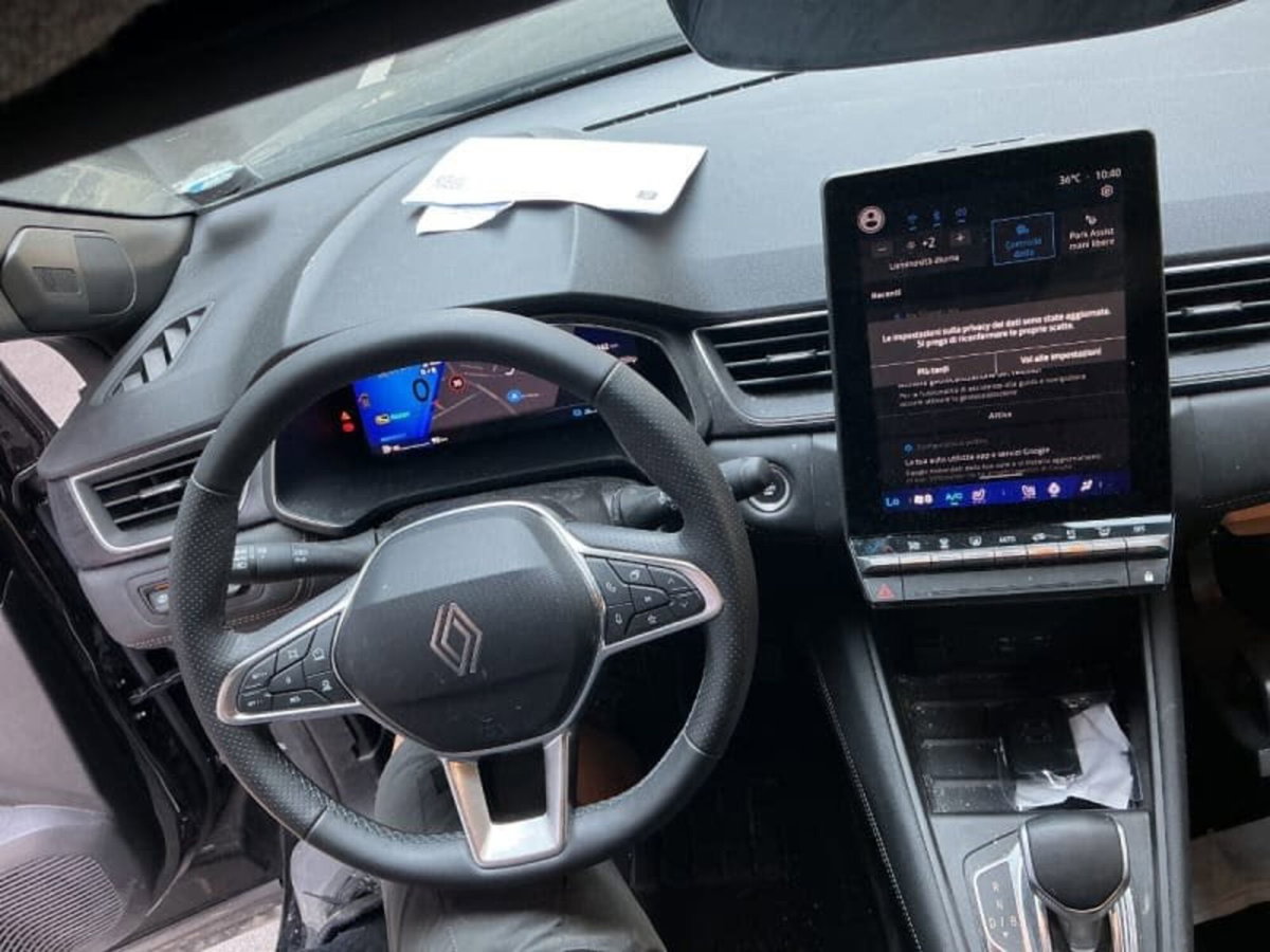 Renault Symbioz 1.6 full hybrid Iconic 145cv auto (4)