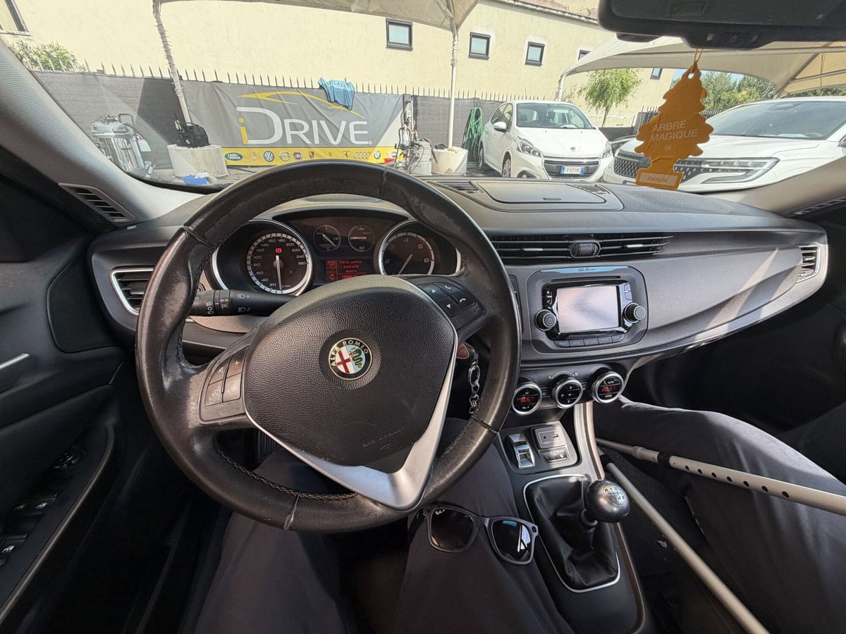 Alfa Romeo Giulietta 1.6 JTDm Ti 120cv (5)